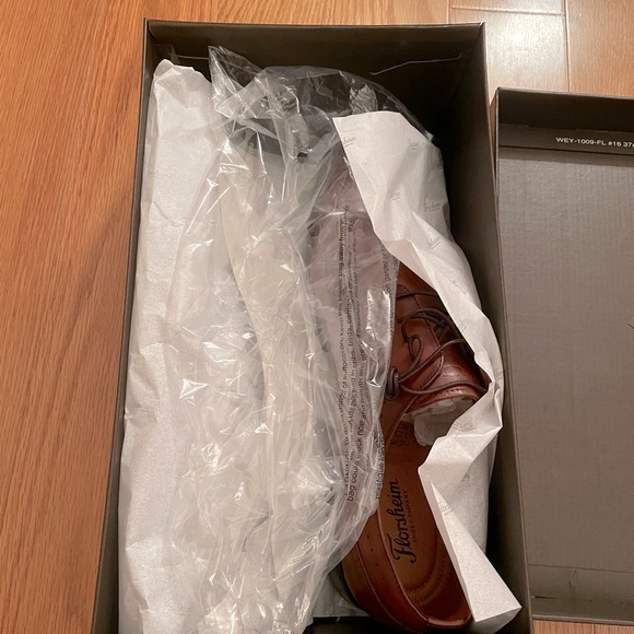 Florsheim Wingtip Brand New in Box Dress Shoes - Picture 5 of 6